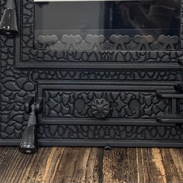 Дверцята чавунні пічні Bastion XL Дверцята чавунні пічні Iron Fire Дверцята для печі зі склом 310х530 мм 2301-02