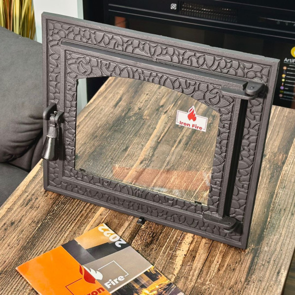Дверцята чавунні для каміна з вогнетривким склом Iron Fire Дверцята топкові чавунні Bastion L 460x400 мм 2314-02