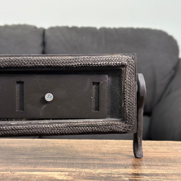 Дверцята зольників Style 50 Чавунні дверцята піддувальні Iron Fire Чавун двері піддувальні 315х165 мм 2305-02