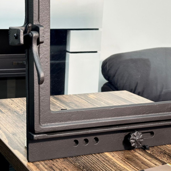 Комплект чавунні дверцята з вогнетривким склом Iron Fire Neil 575х495 мм + піддувальні 315х165 мм 2355-02