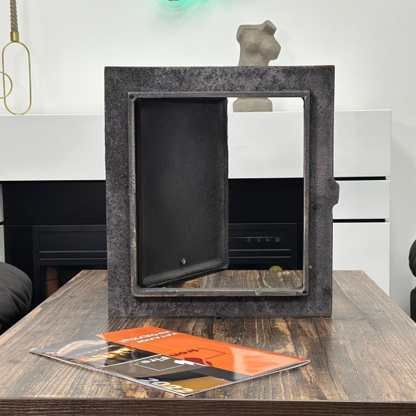 Комплект чавунні дверцята з вогнетривким склом Iron Fire Style 40 390х390 мм + піддувальні 315х165 мм 2316-02