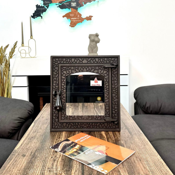 Комплект чавунні дверцята з вогнетривким склом Iron Bastion S 370х400 мм + піддувальні 375х175 мм 2327-02