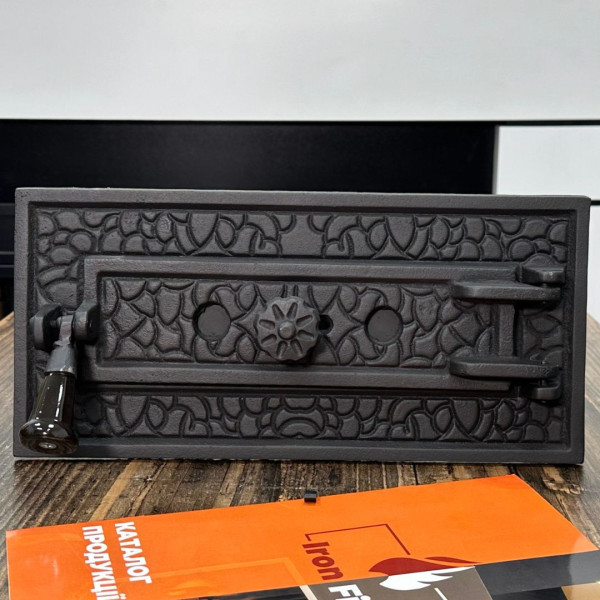 Комплект чавунні дверцята з вогнетривким склом Iron Bastion S 370х400 мм + піддувальні 375х175 мм 2327-02