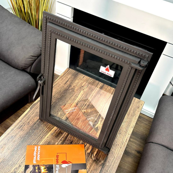 Дверцята чавунні для каміна з вогнетривким склом Iron Fire Дверцята топкові чавунні Brown 440х640 мм 2328-02